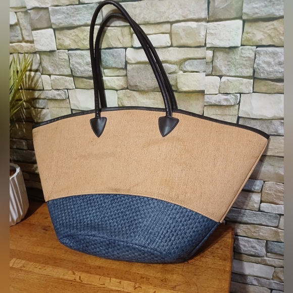 Beaches & Bonfires Straw Wicker Tote Bag Extra Large - Picture 3 of 4